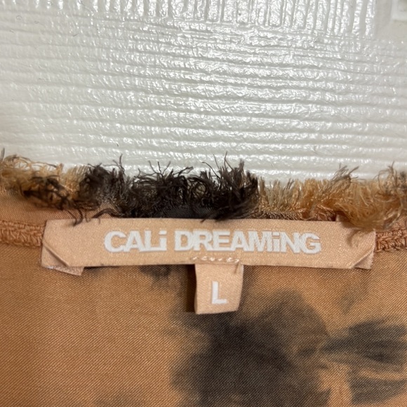 Cali Dreaming Women’s Short Sleeve Silky Raw Edges Top - Picture 10 of 10